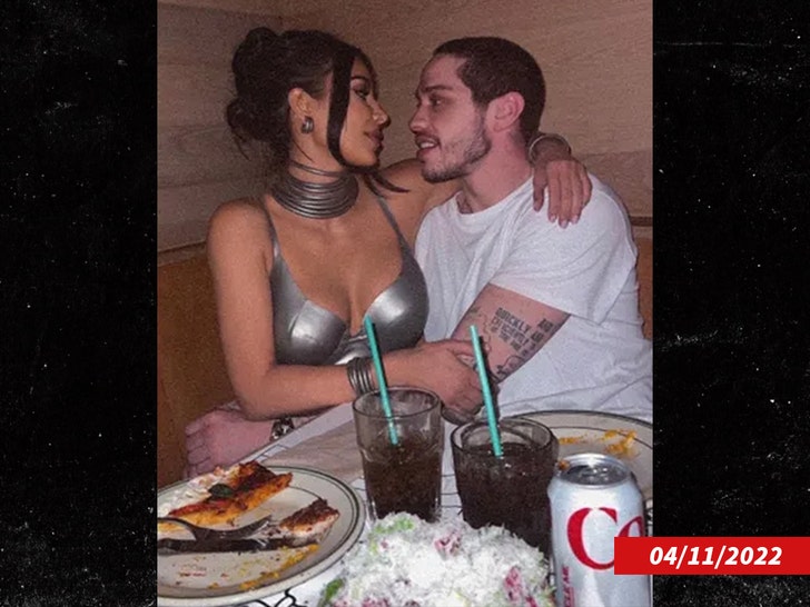 pete davidson and kim kardashian pizza