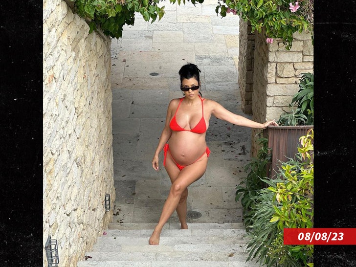 kourtney kardashian pregnant august 2023 insta 1