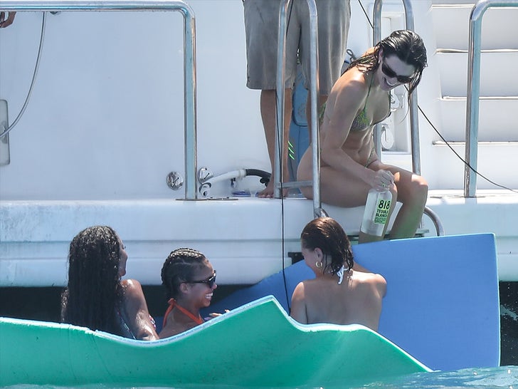 0826-Kendall-Hailey-Lori-Cabo-PRIMARY