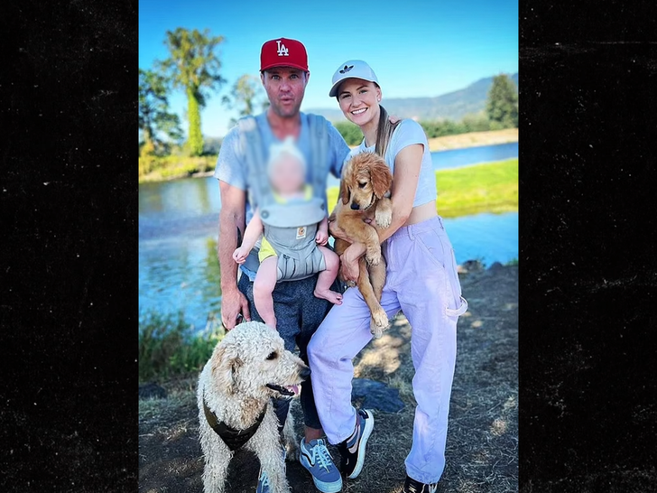 cec64a88490c47d0ac1ffbecdfa427ae_md-2 Zachery Ty Bryan