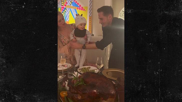 112423_paris_hilton_baby_girl_kal_v2