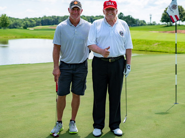 d09e814a5849438c9db9266341ea0808_md brett favre and trump