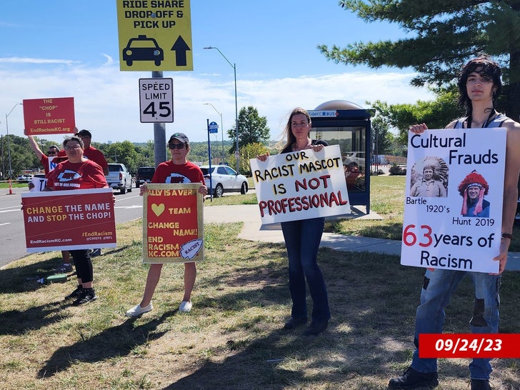 0925 Tomahawk Chop protest 2b