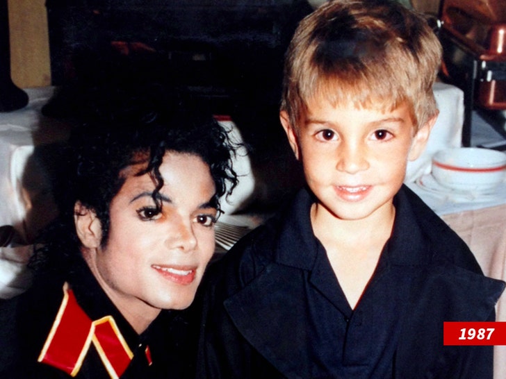 d358408be1324f4ab7680d6cb1e3a1a1_md michael jackson wad robson