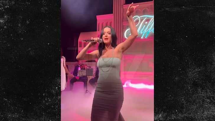 042823_katy_perry_kal