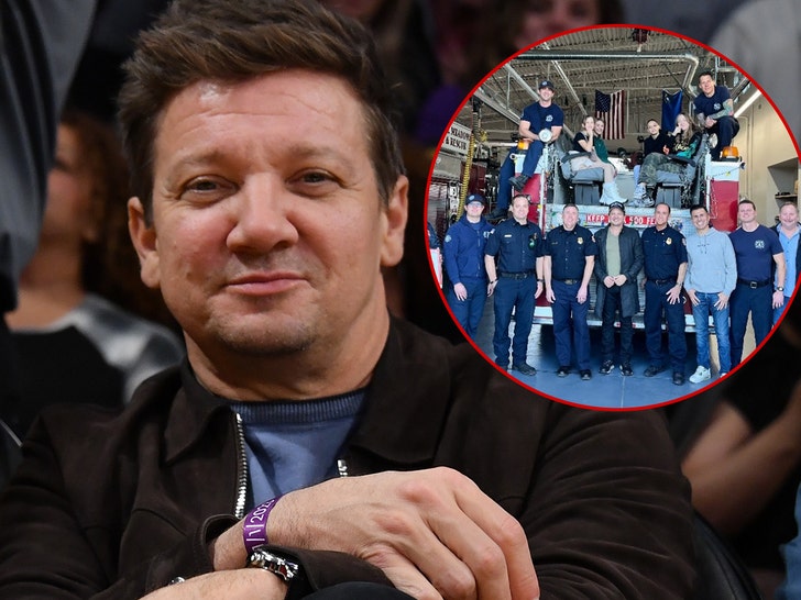 Jeremy Renner visiting hospital