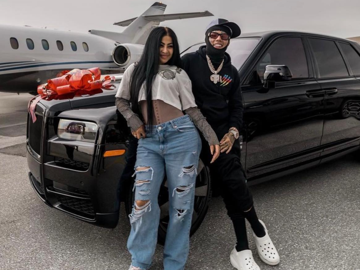 Tekashi 6ix9ine And Yailin La Mas Viral Together