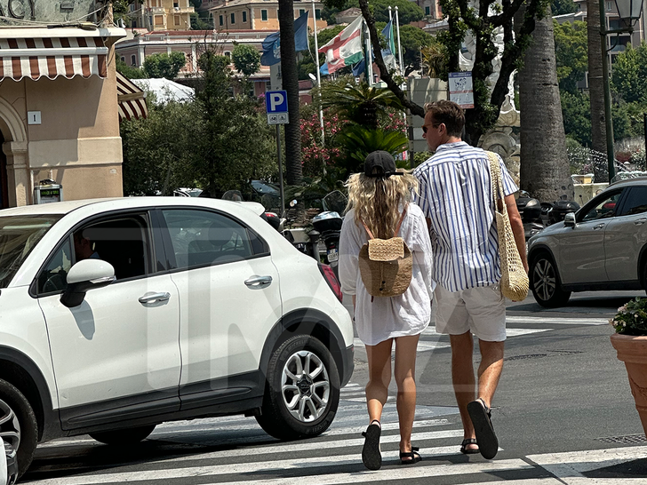 d80345430d0441e1b5181a1ac222f7e2_md Armie Hammer/Mystery Woman