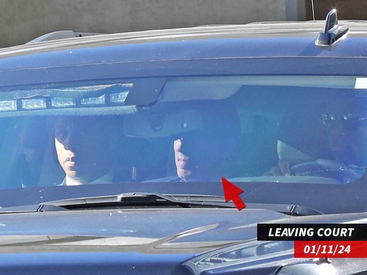 da4899c193d24cd5846240350752b866_md Hunter bIden in court today