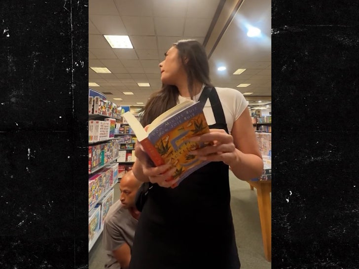 081723-barnes-and-noble-sub1