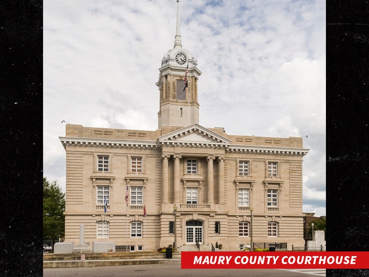 jason aldean Maury County Courthouse 1 facebook 2