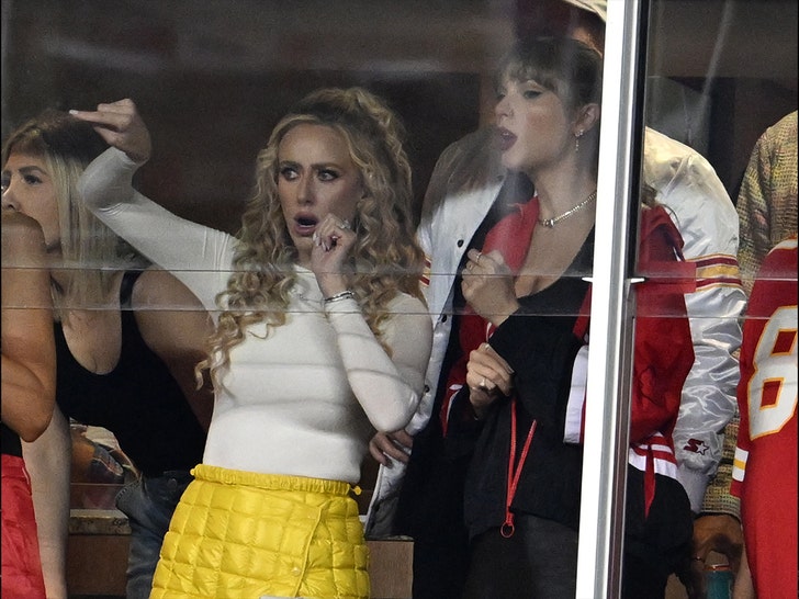 Brittney Mahomes with Taylor swift getty 2