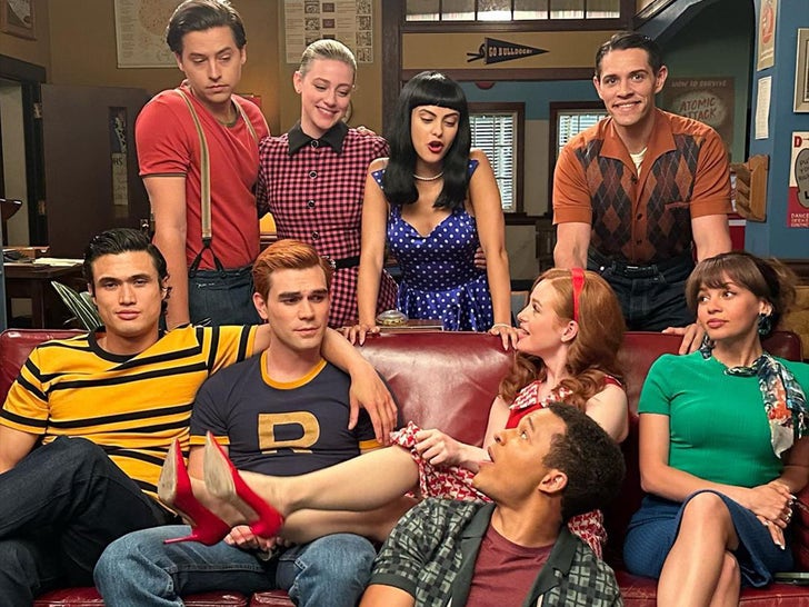 'Riverdale' Behind The Scenes