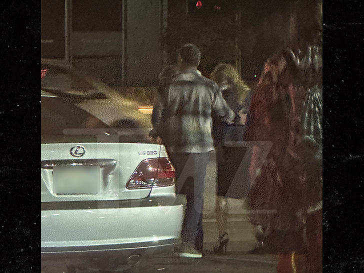 110523 Mauricio and Emma Spotted Together 3 - tmz