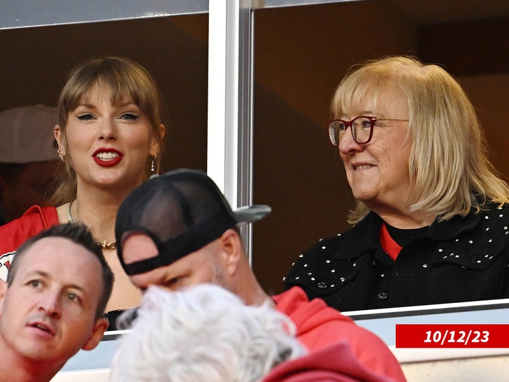 1113 taylor wift donna kelce