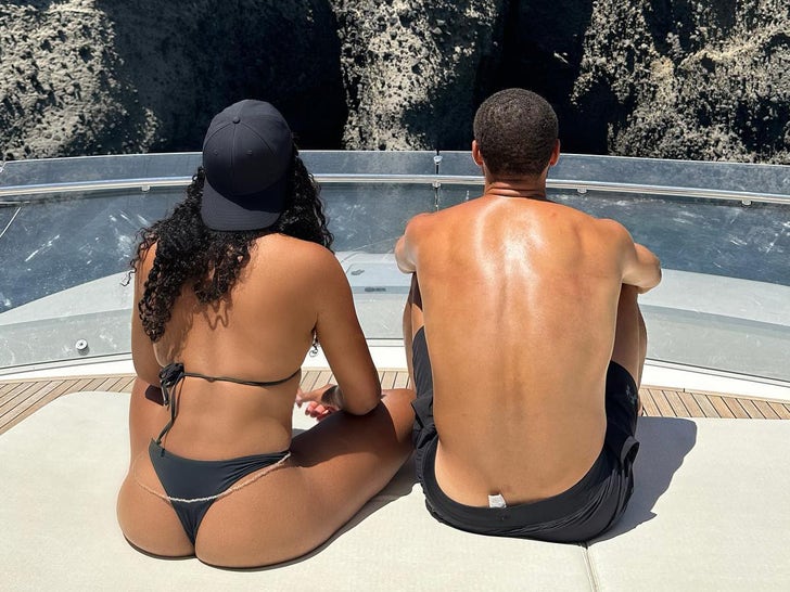 0803-Steph-Ayesha-Curry-Vacation-Greece-Photos-primary-4