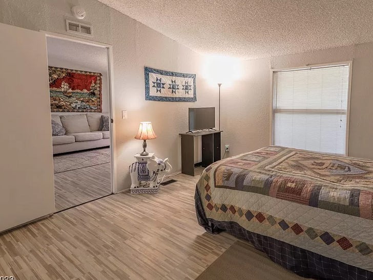 1215-Kevin-Ford-New-Home-viral-burger-king-photos-primary-2