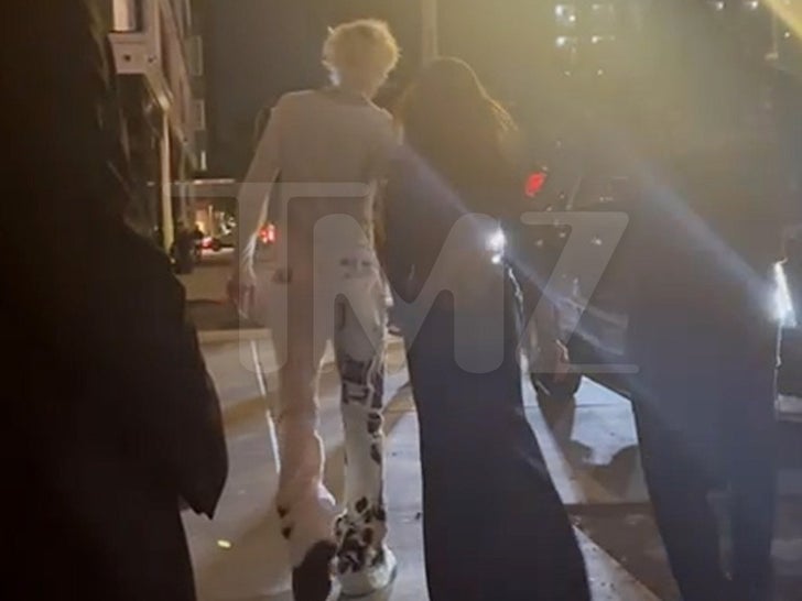 051923-mgk-megan-fox-sub5