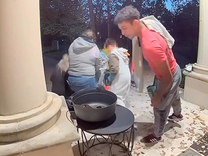 110123-candy-stealing-empty-primary