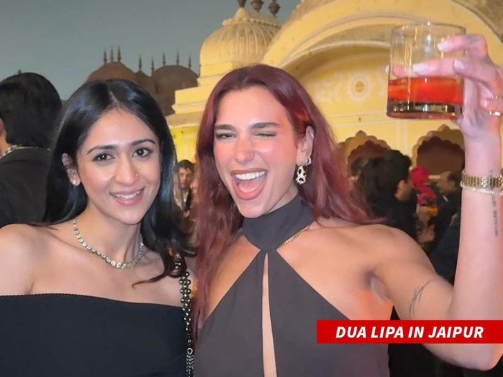 eb141399469f410989bf7bc2ec064996_md 0101 dua lipa