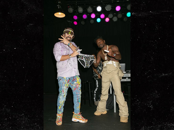 Shuki International and Antonio Brown no credit 4