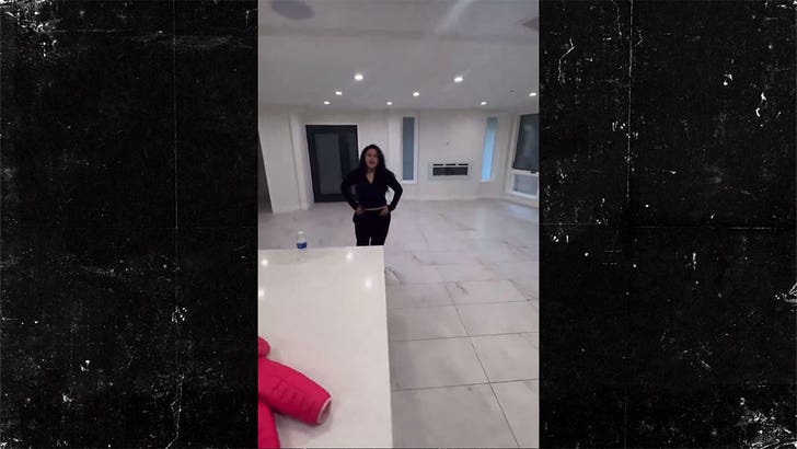 eb7a423cebf94b38855fc4a4c1410572_md 010524-blueface-house-kal