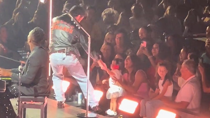 101523_nick_jonas-KAL