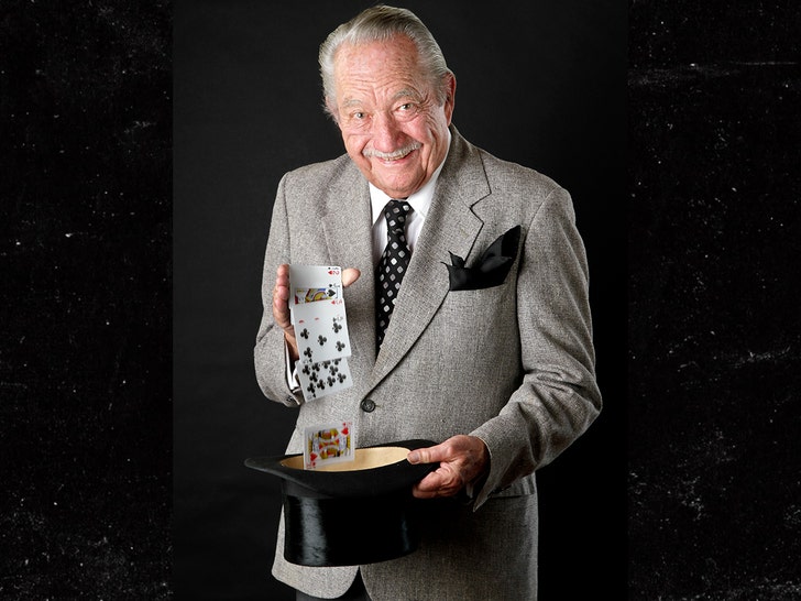 ef5b43a2533d4a38ab8206b850d9a525_md 0529 Milt Larsen getty