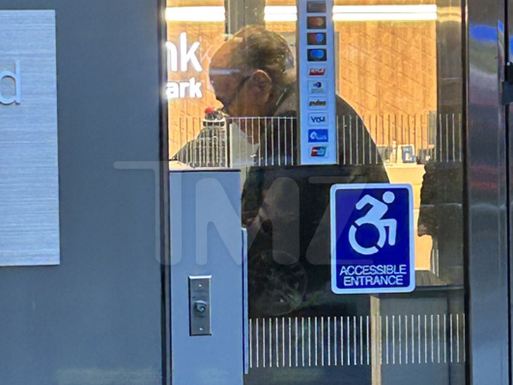 ef681cb05c154a00b7bc31c68bd00dfd_md rudy giuliani at the ATM today in NYC