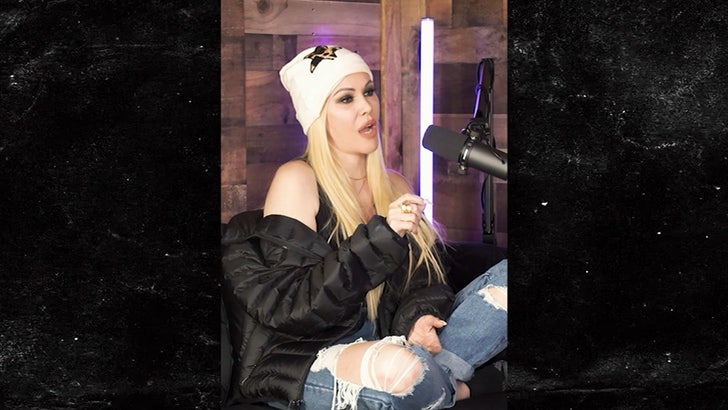 010924_shanna_moakler-kal