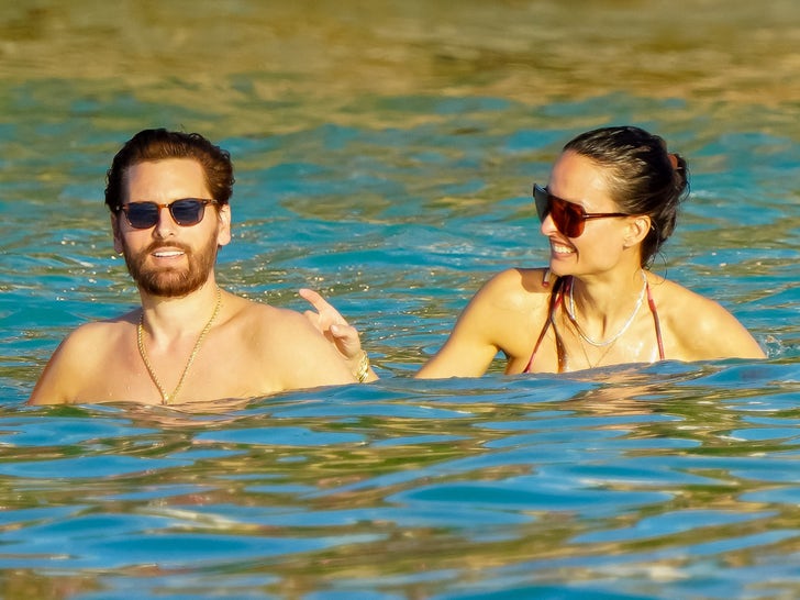 1228-Scott-Disick-Chloe-Bartoli-Bikini-Shirtless-St-Barts-Photos-primary-3