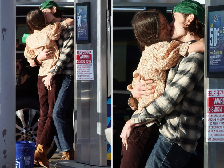 Olivia Rodrigo & Louis Partridge Pack On PDA