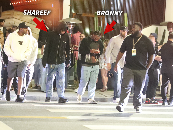 f77dff7e54d1459a91b792331375fd89_md Bronny James and Shareef O'Neal