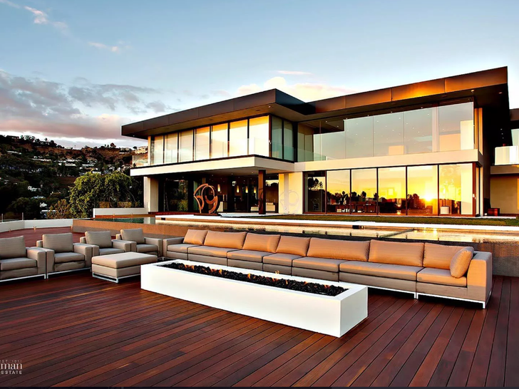 'Wolf of Wall Street' Backer Jho Low's Sunset Strip Mansion