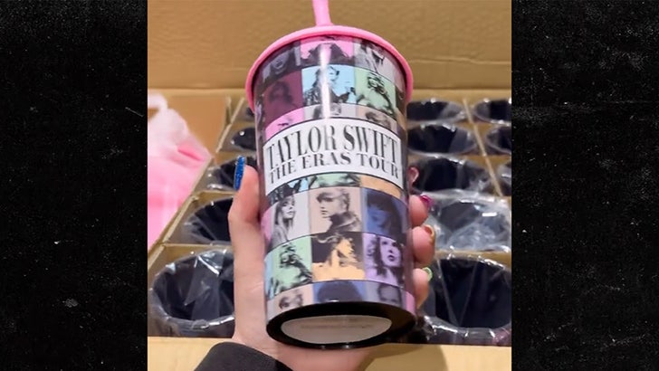 101123_taylor_swift_cups-KAL