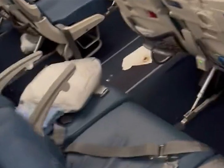 090523-inside-delta-flight-towel-primary