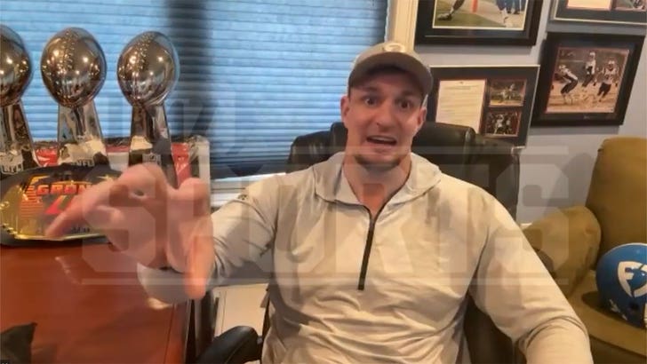 011724-rob-gronkowski-jerod-belichick-kal