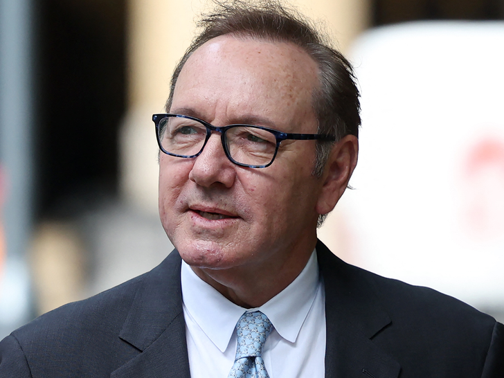 fdf05159ca6b4d6086ddbda5e4034137_md kevin spacey main