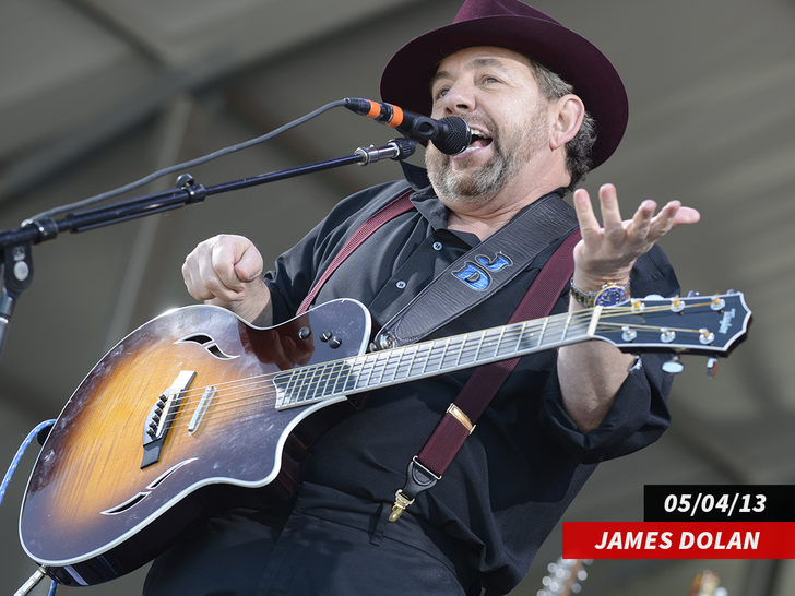 fe065cf300fa4acfb5a196096462253a_md James Dolan performing