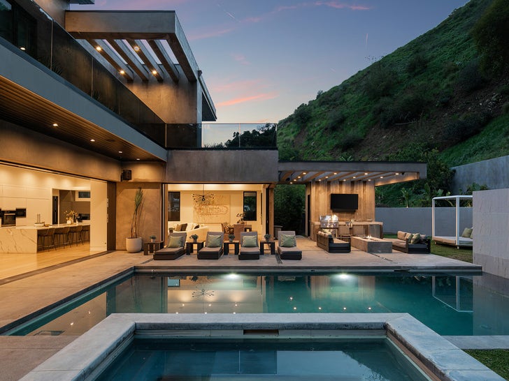 0713-Adin-Ross-LA-Home-photos-primary-4