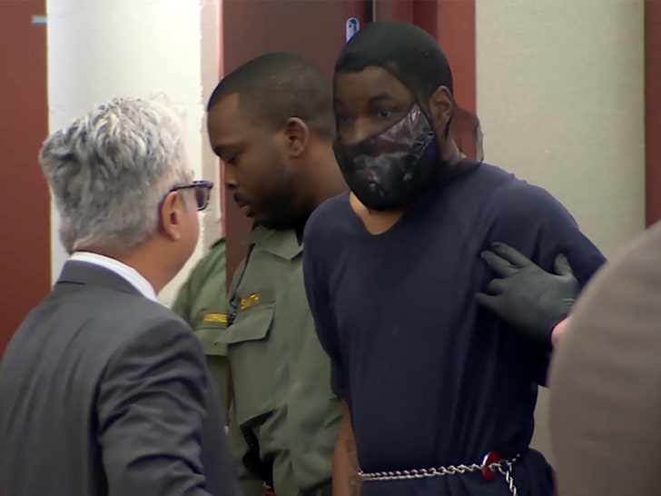 010824-vegas-judge-attacker-exit-primary-v2