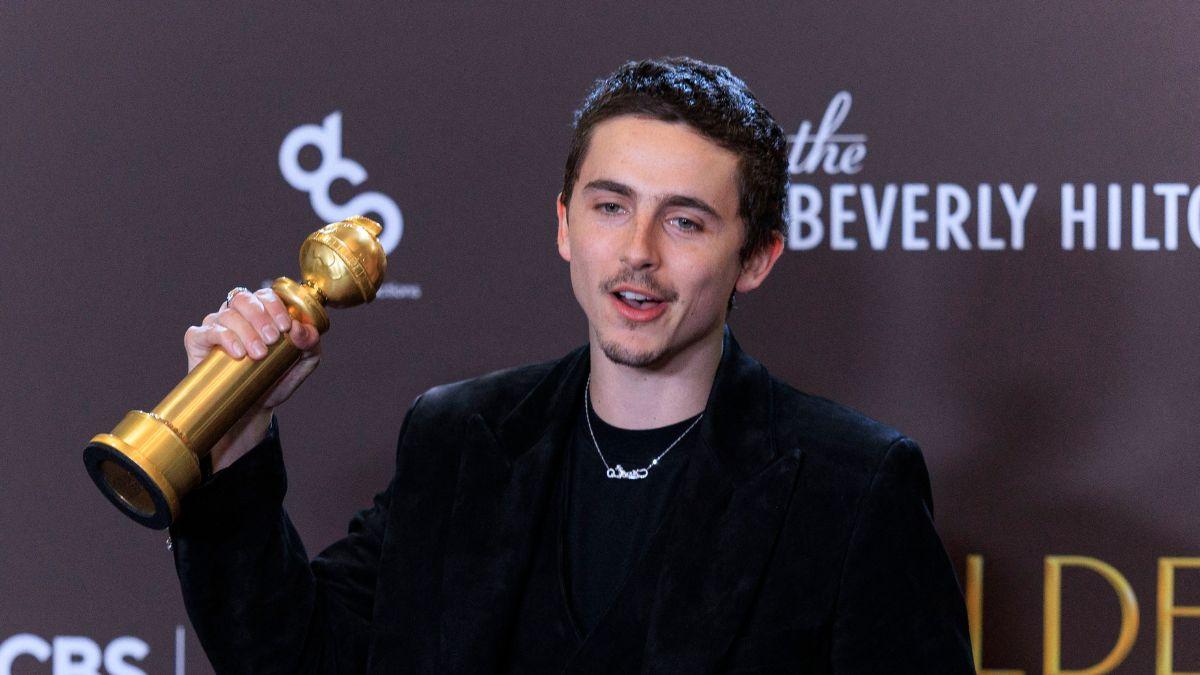 Chalamet publicly thanked Jenner at the Critics Choice Awards as Justine Skye and other friends watched from afar.
