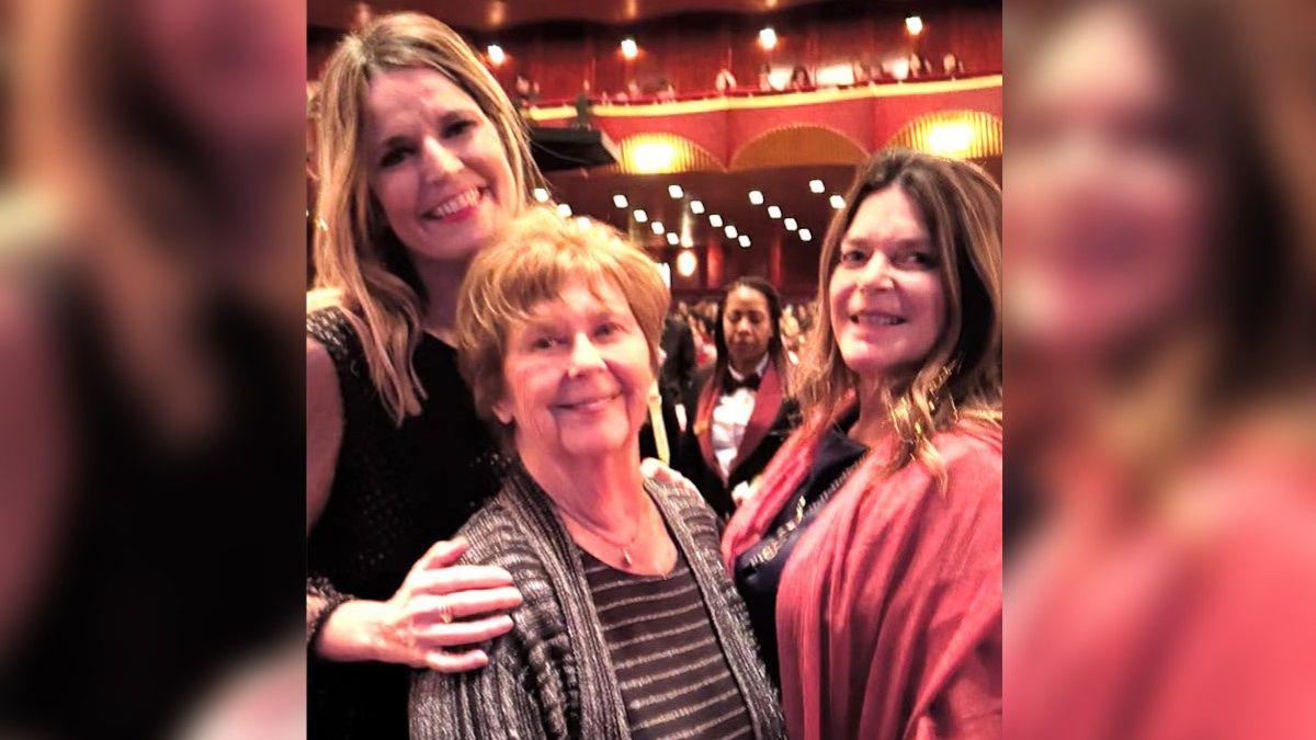 Photo of Savannah, Nancy, and Annie Guthrie