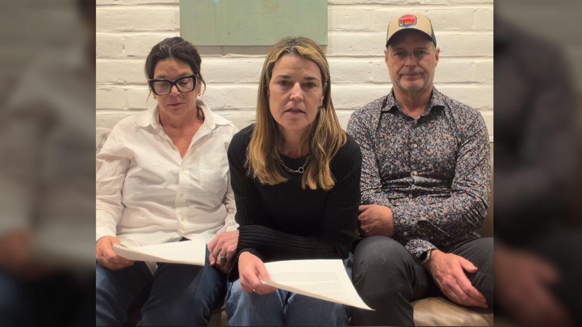 Photo of Savannah, Annie and Camron Guthrie