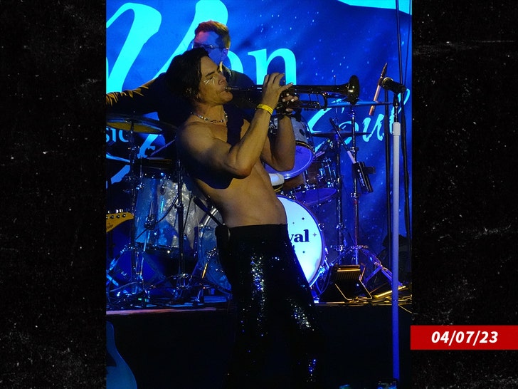 14408486714b49aca4de76bdec292be5_md tom sandoval